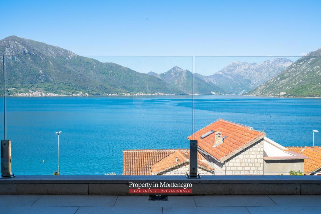 Duplex apartment for sale in Kotor