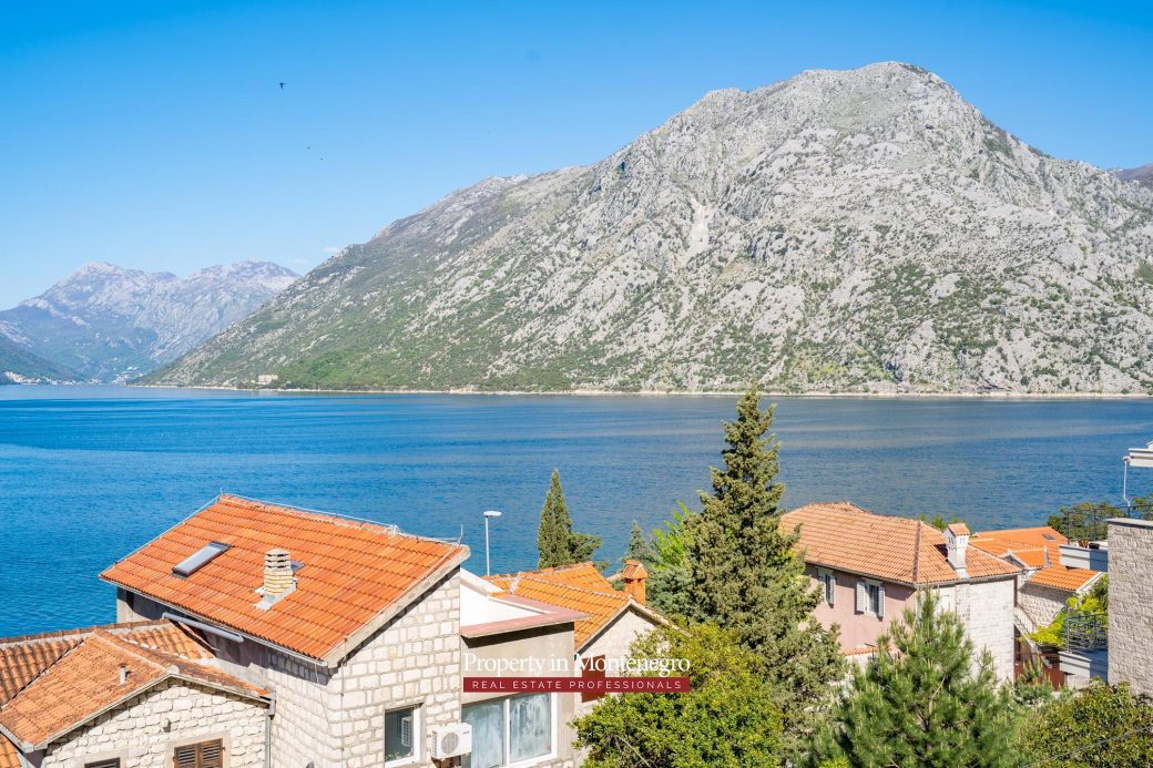 Duplex apartment for sale in Kotor