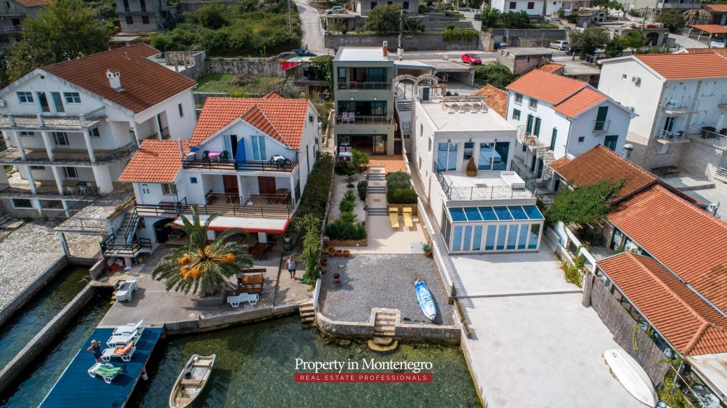 First line villa for sale in Tivat