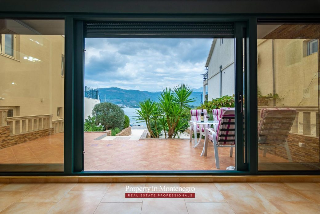 First line villa for sale in Tivat