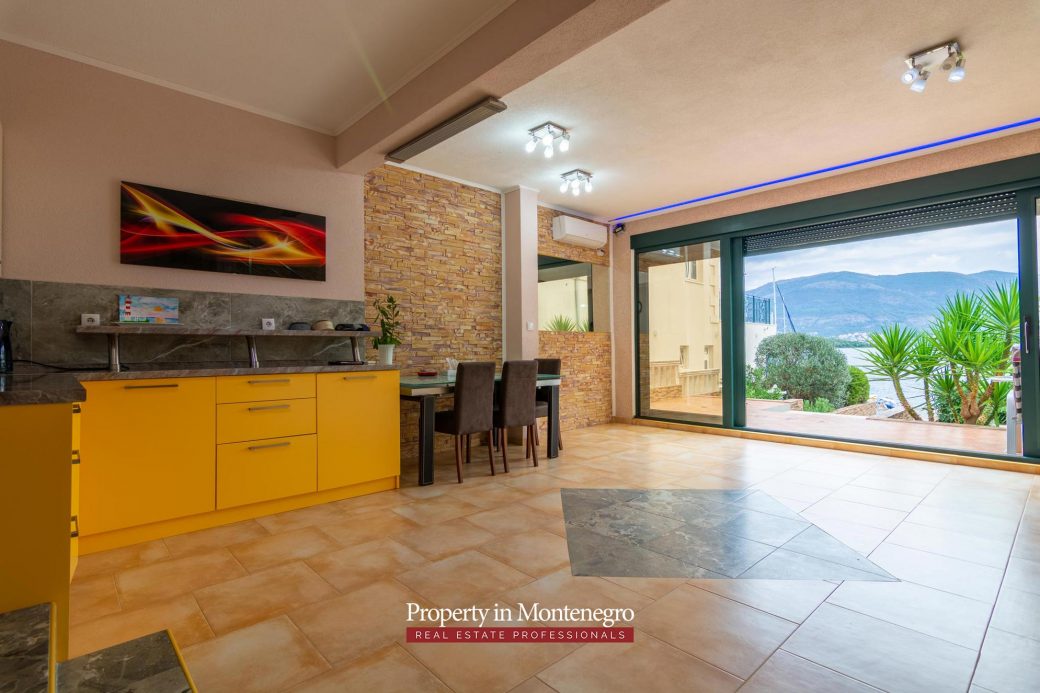 First line villa for sale in Tivat