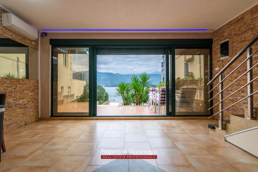 First line villa for sale in Tivat