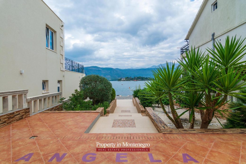 First line villa for sale in Tivat