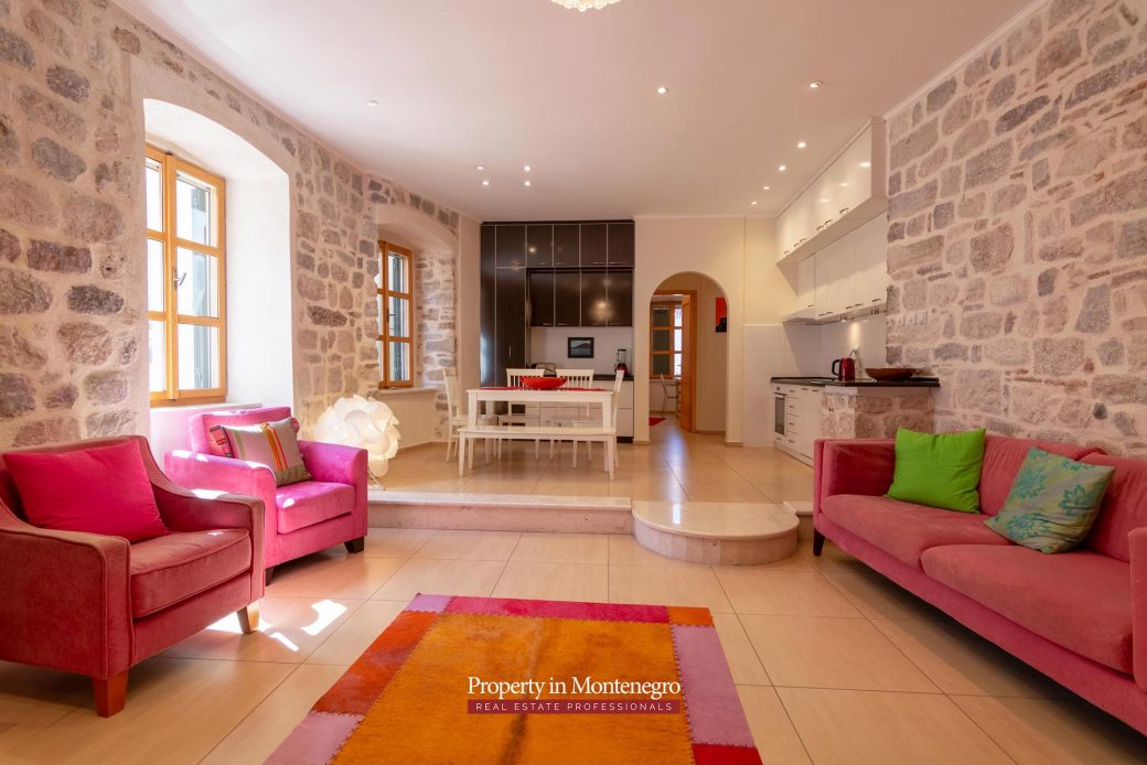 Four bedroom apartment in Kotor