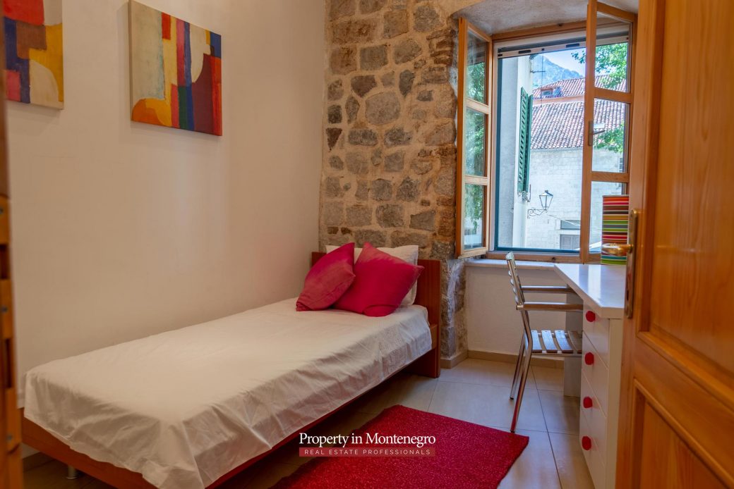 Four bedroom apartment in Kotor