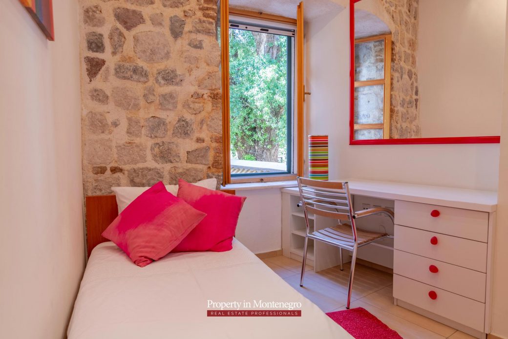 Four bedroom apartment in Kotor