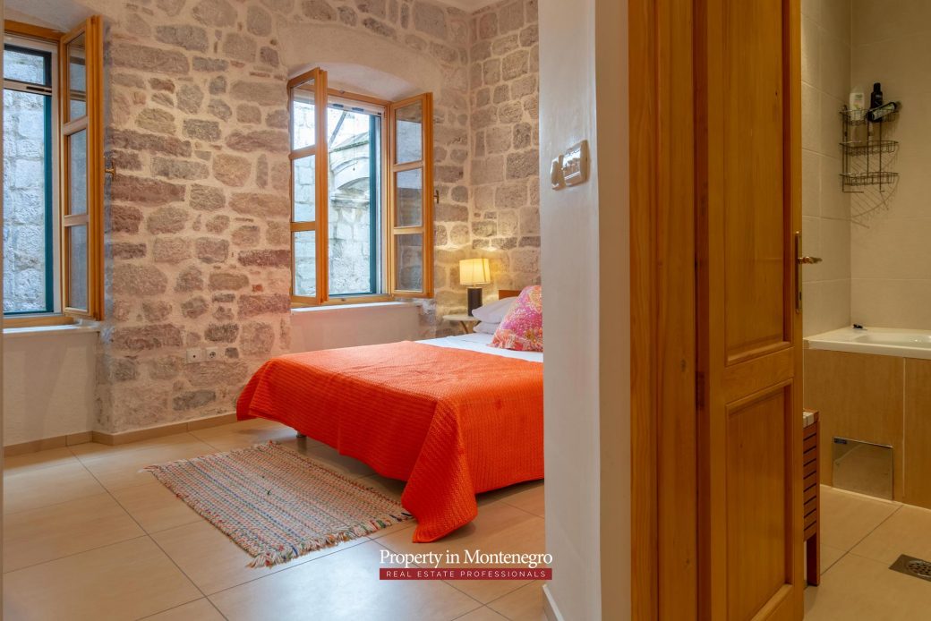 Four bedroom apartment in Kotor