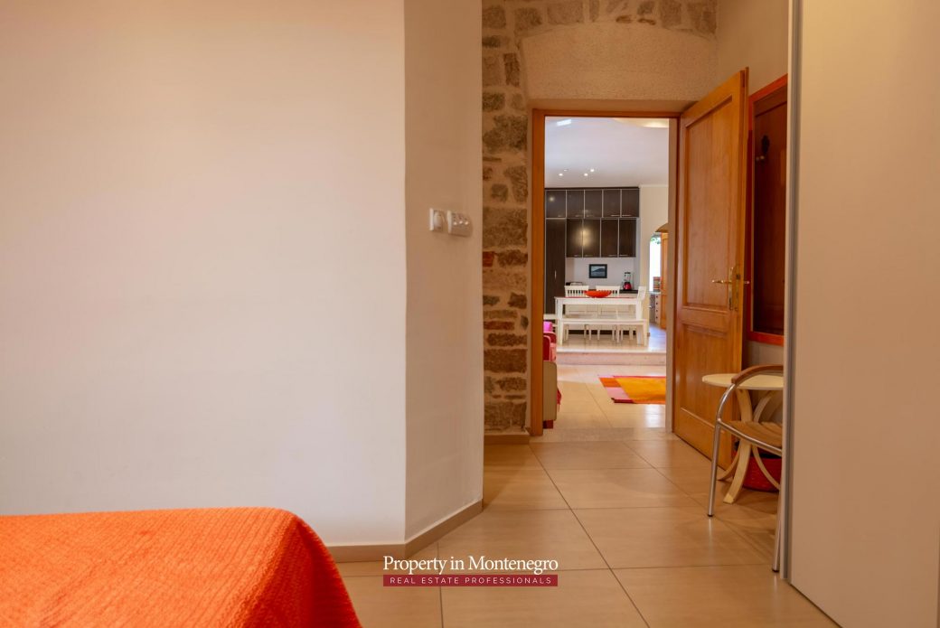 Four bedroom apartment in Kotor