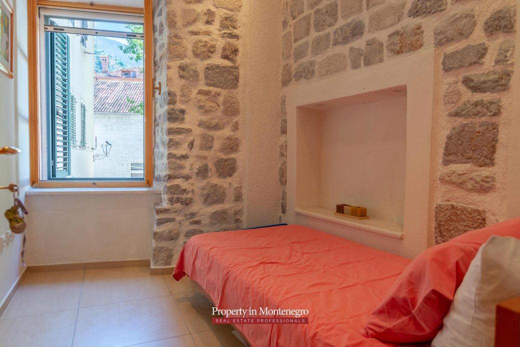 Four bedroom apartment in Kotor