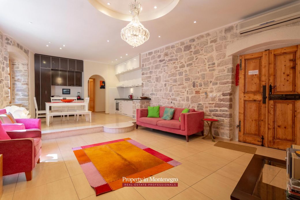 Four bedroom apartment in Kotor