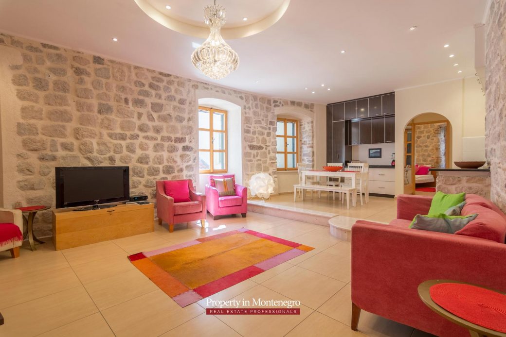 Four bedroom apartment in Kotor