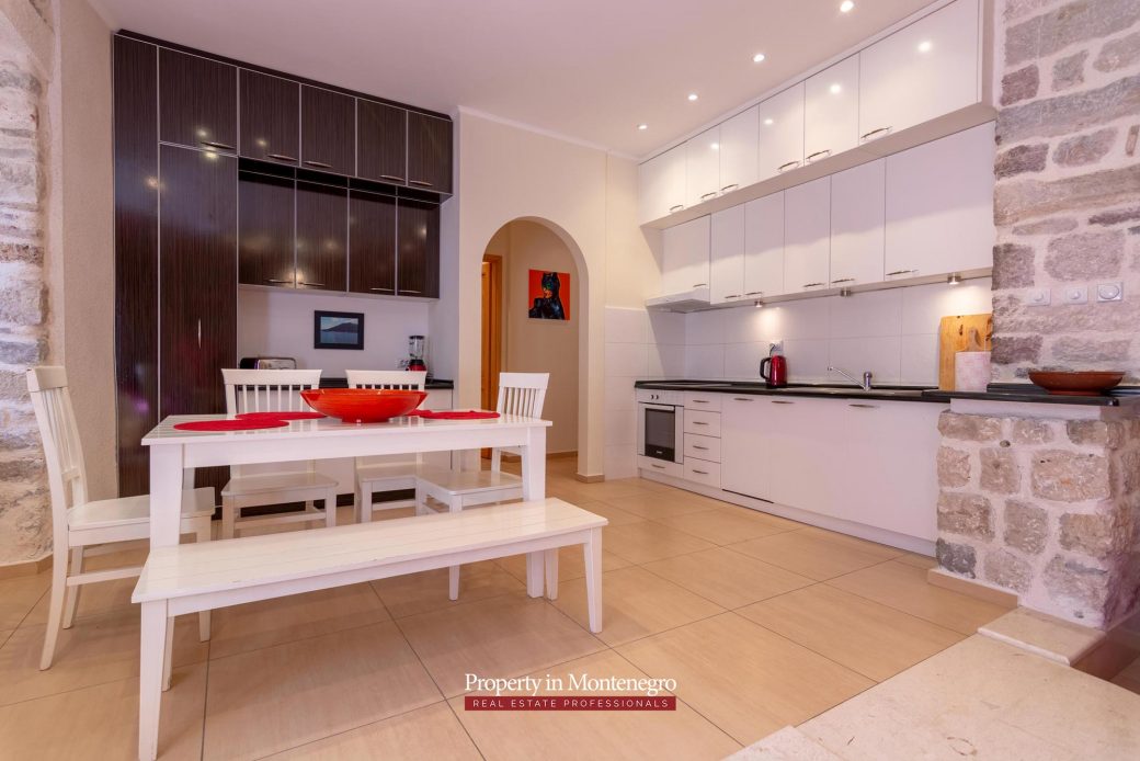 Four bedroom apartment in Kotor