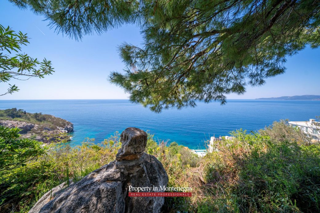 House with sea view for sale in Budva