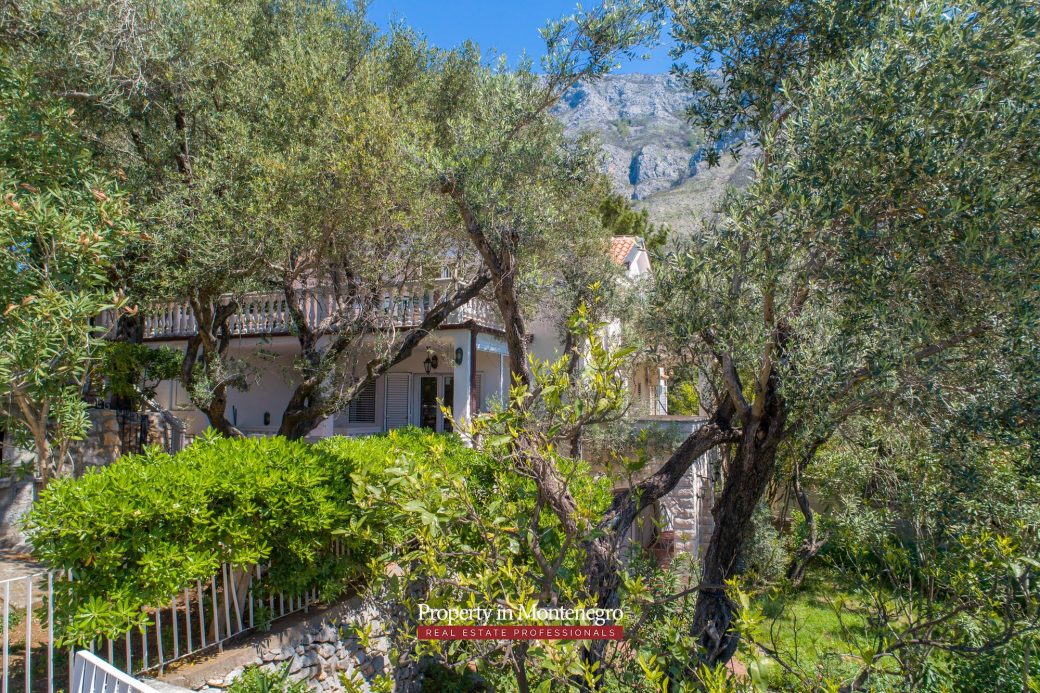 House with sea view for sale in Budva