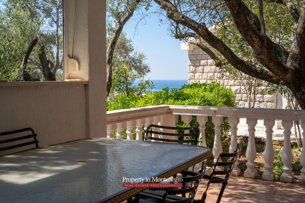 House with sea view for sale in Budva