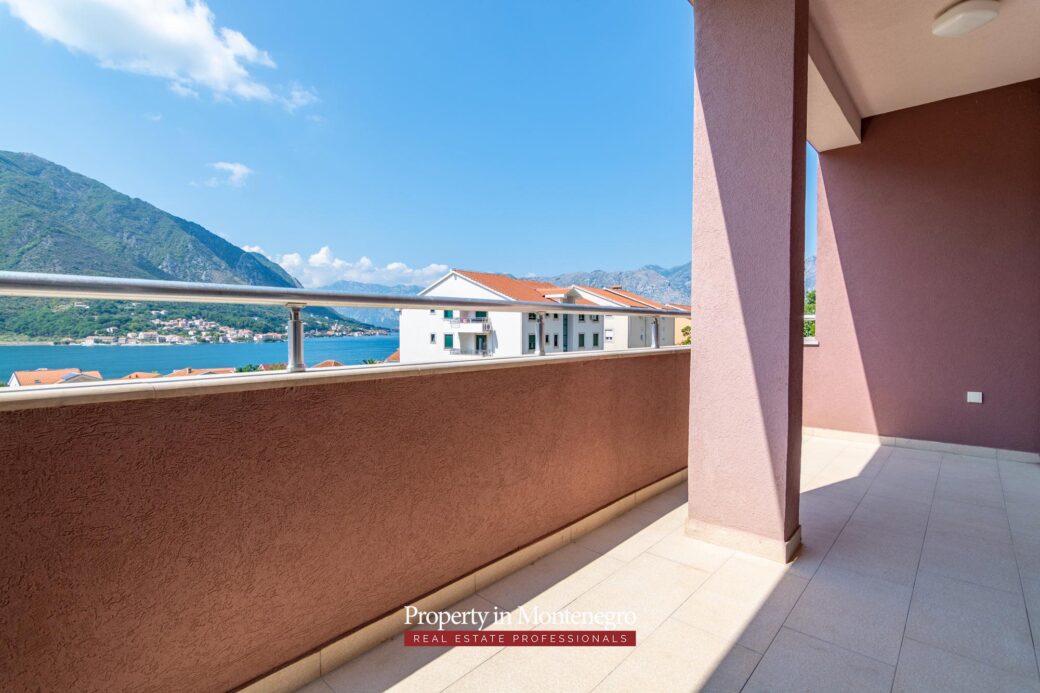 Penthouse for sale in Kotor