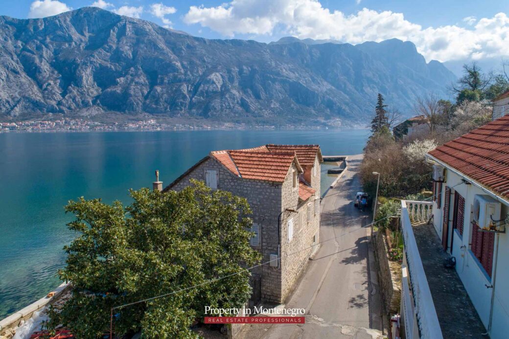 Waterfront-stone-house-for-sale-in-Kotor (7)