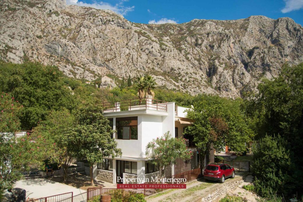 house-for-sale-in-boka-bay-orahovac-property-in-montenegro (26)