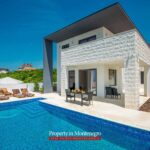 House wiht swimming pool for sale in Budva Riviera