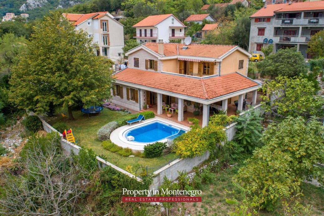 luxury-house-for-sale-in-Bay-of-Kotor (1)