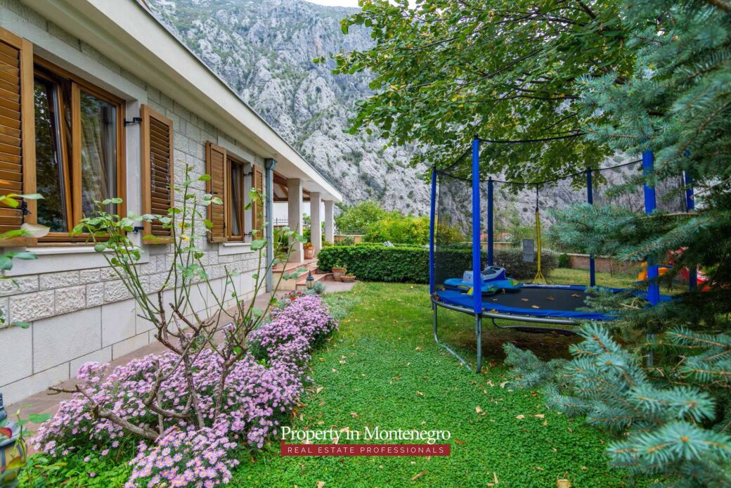 luxury-house-for-sale-in-Bay-of-Kotor (34)