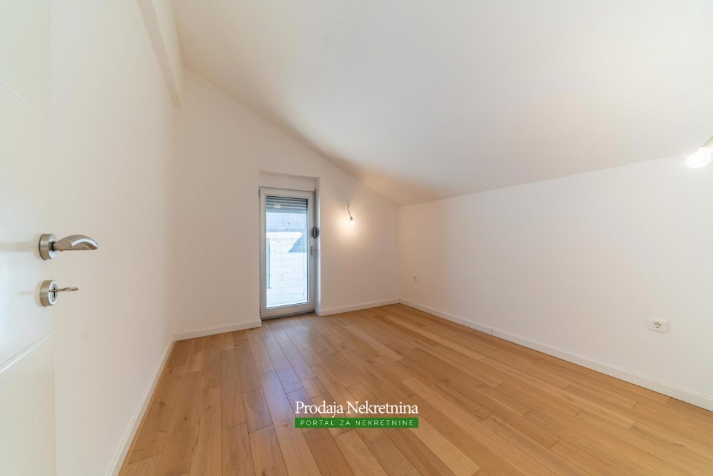 Duplex apartman na prodaju u Kotoru