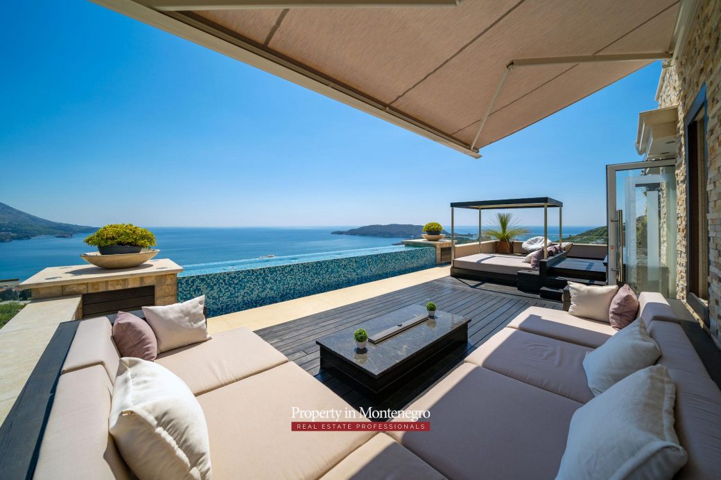 Luxury penthouse in Budva