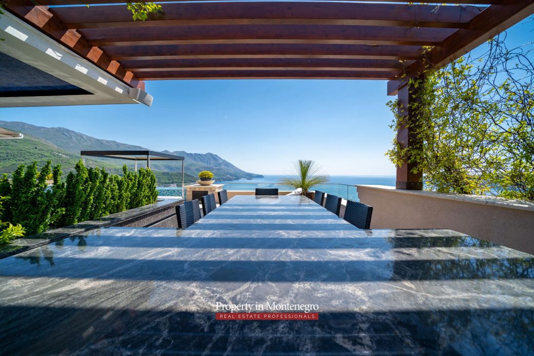 Luxury penthouse in Budva