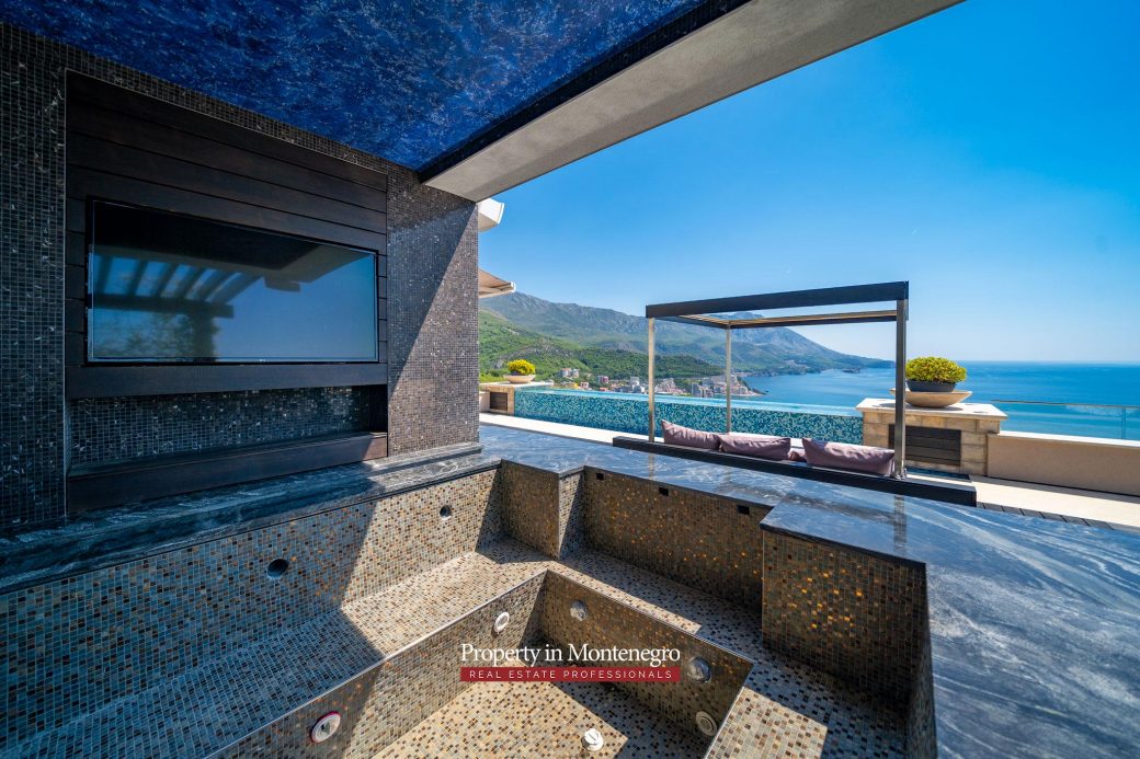 Luxury penthouse in Budva