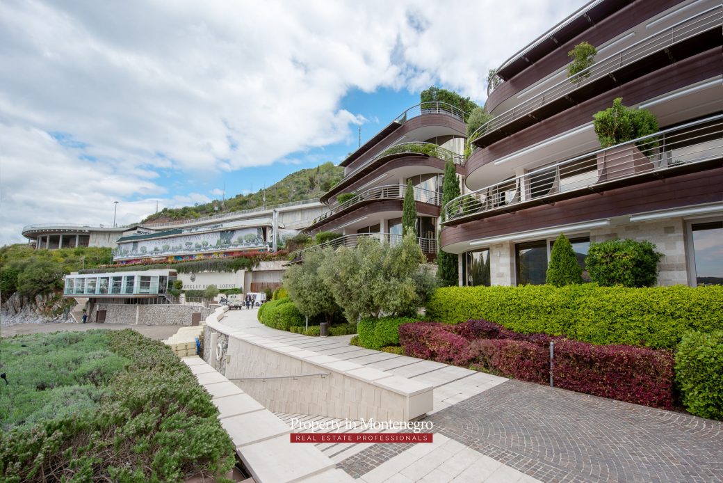 Luxury-two-bedroom-apartment-for-sale-in-Budva (23)