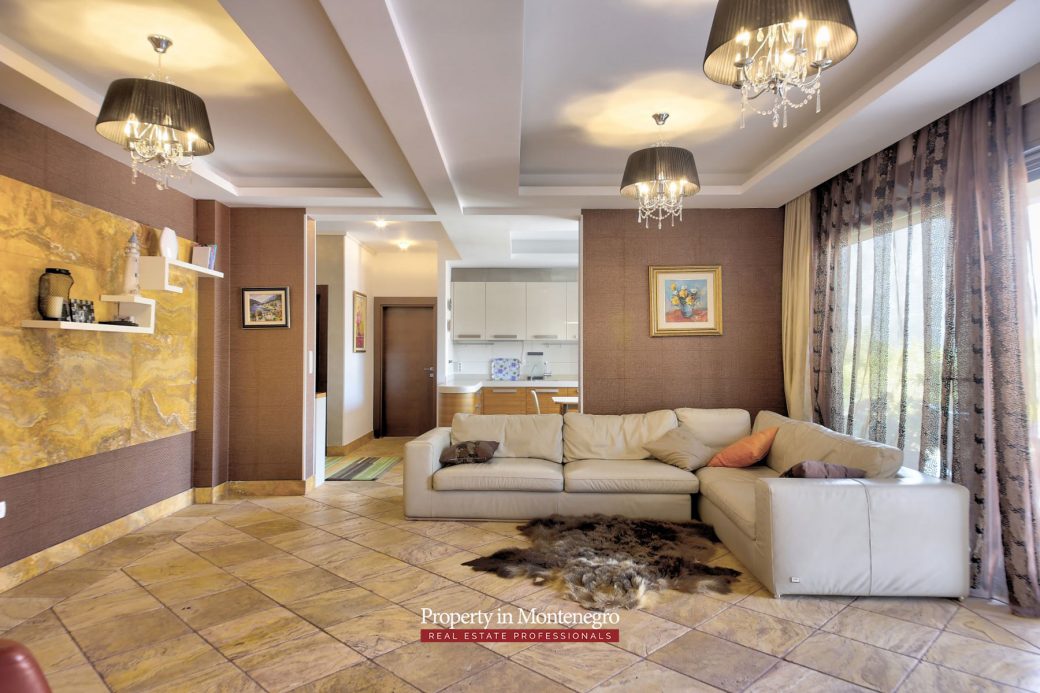 Three-bedroom-apartment-for-sale-in-Bay-of-Kotor (2)