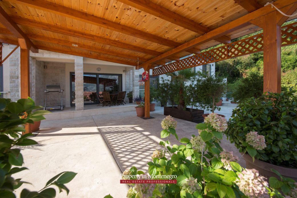 Three-bedroom-apartment-for-sale-in-Bay-of-Kotor (7)