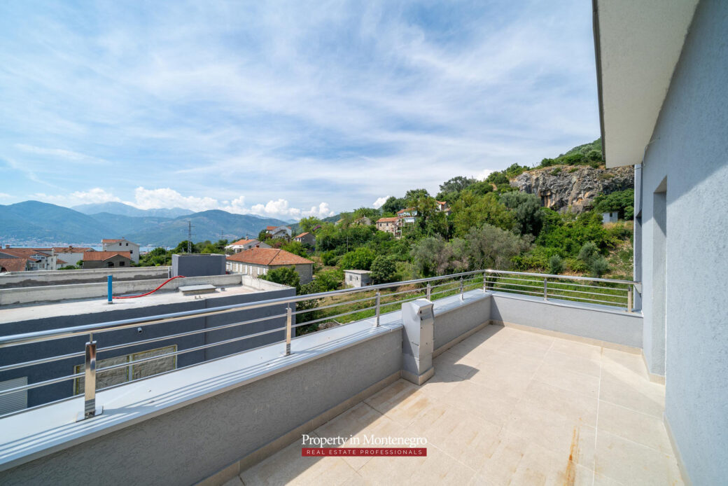 Penthouse for sale in Tivat