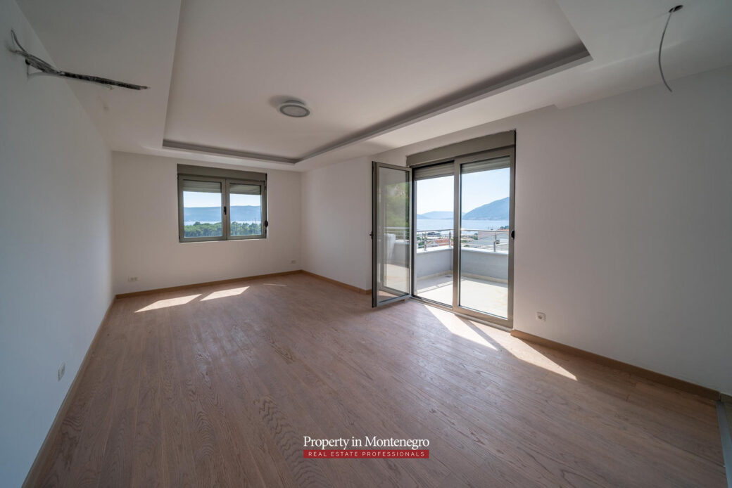 Penthouse for sale in Tivat