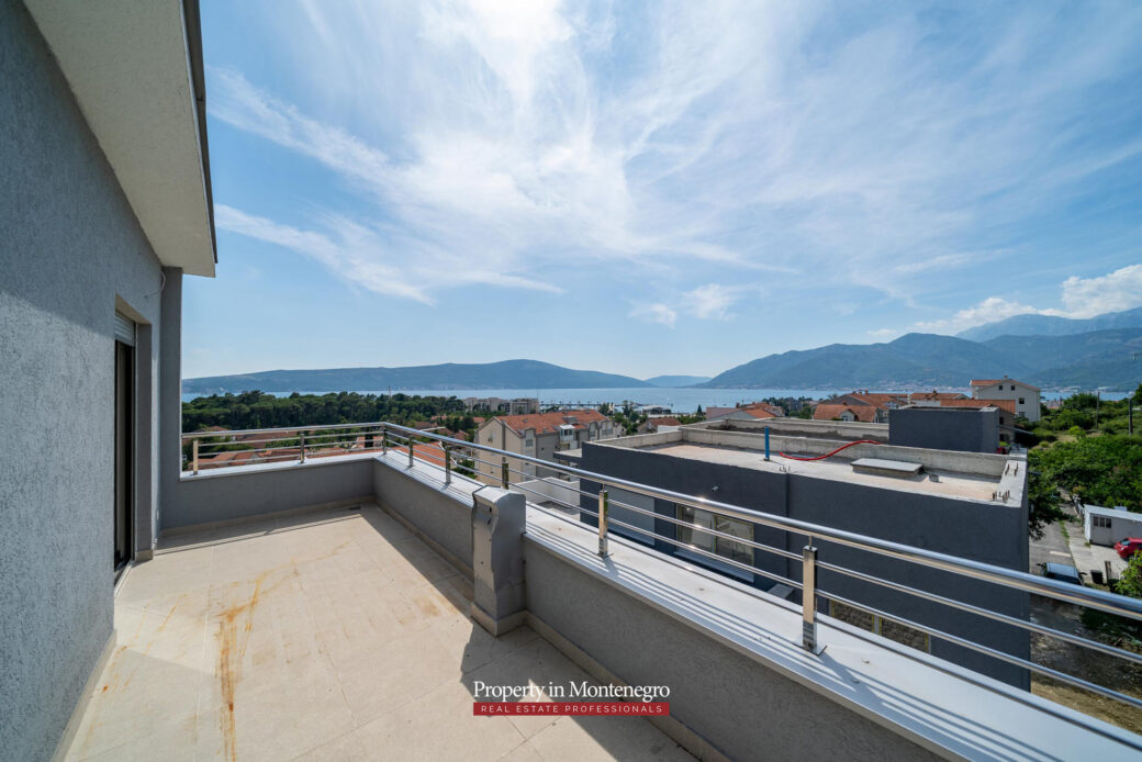 Penthouse for sale in Tivat