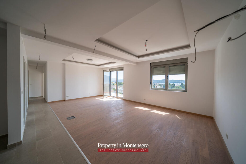 Penthouse for sale in Tivat