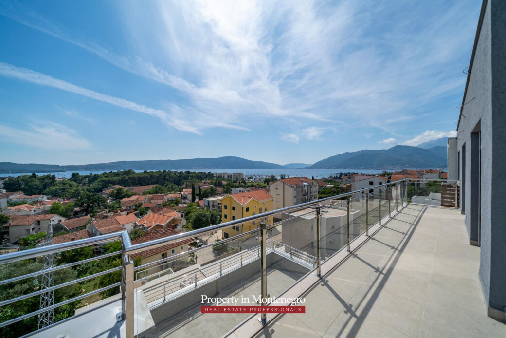 Penthouse for sale in Tivat