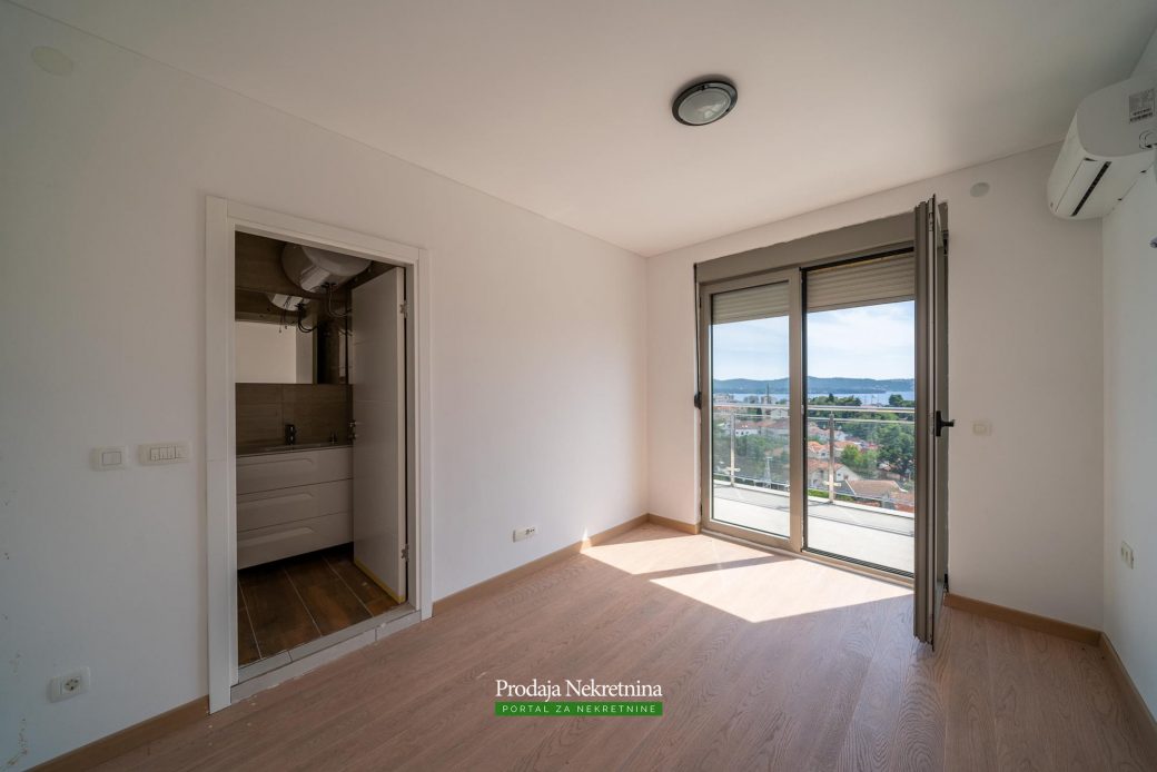 Penthouse na prodaju u Tivtu