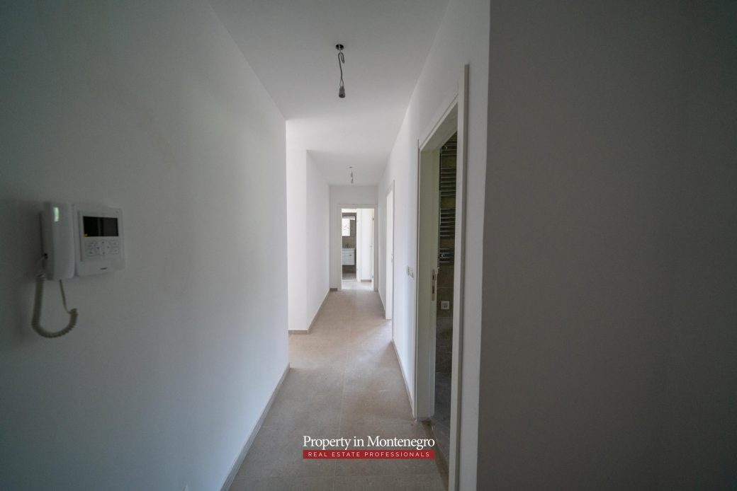 Two bedroom apartment in Tivat