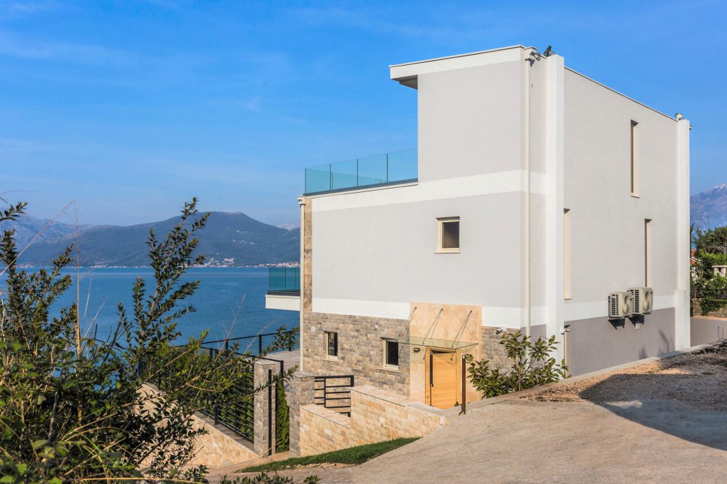 Villa next to beach in Tivat