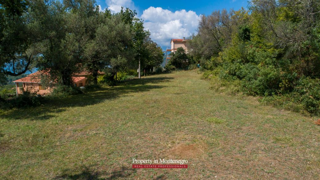 Seaview land in Tivat