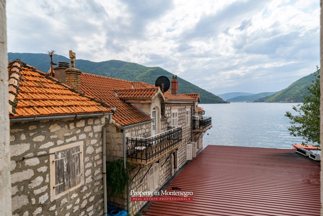 Apartment for sale in Perast