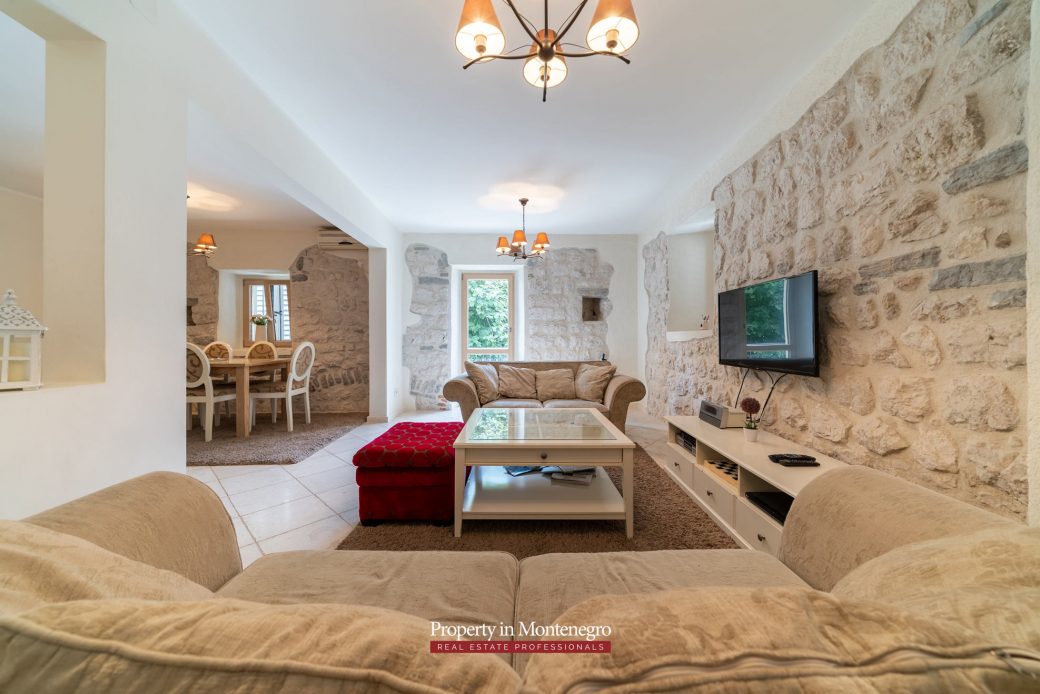 Luxury-apartment-for-sale-in-Dobrota-Kotor1