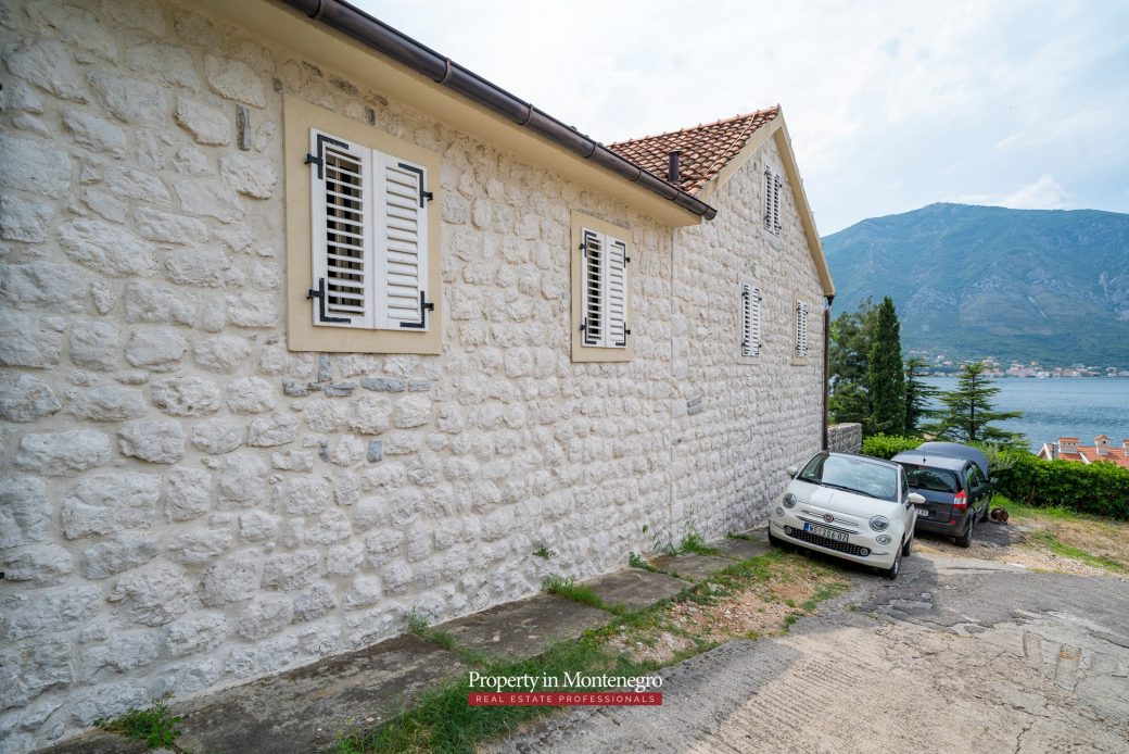 Luxury-apartment-for-sale-in-Dobrota-Kotor11