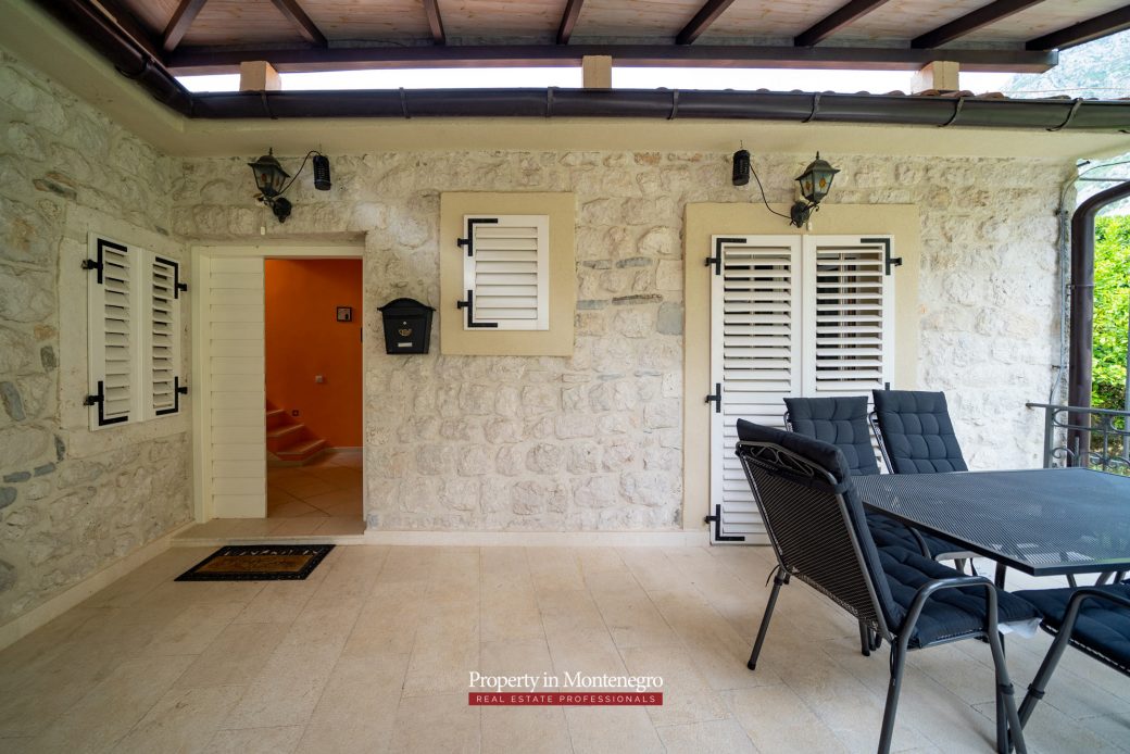 Luxury-apartment-for-sale-in-Dobrota-Kotor12