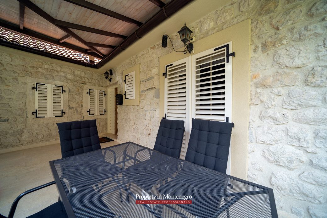 Luxury-apartment-for-sale-in-Dobrota-Kotor13