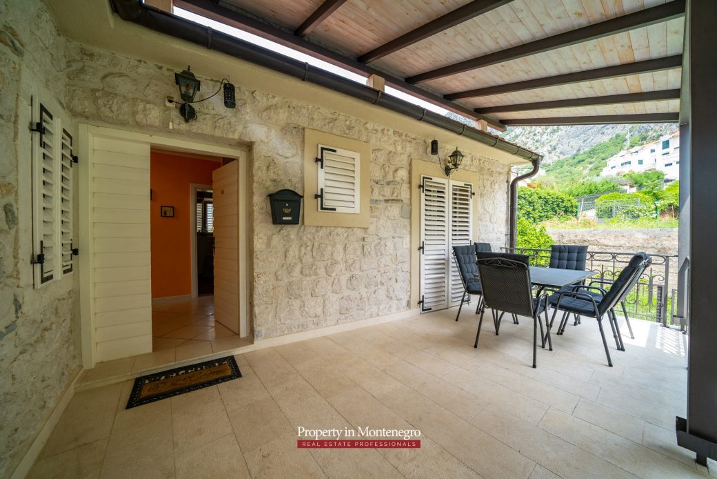 Luxury-apartment-for-sale-in-Dobrota-Kotor14