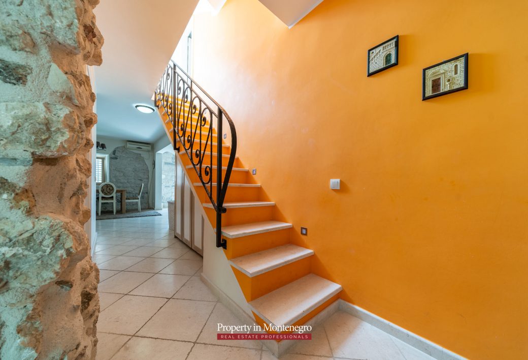 Luxury-apartment-for-sale-in-Dobrota-Kotor16