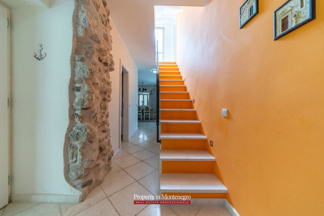 Luxury-apartment-for-sale-in-Dobrota-Kotor17