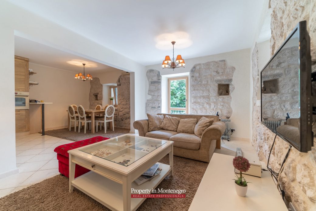 Luxury-apartment-for-sale-in-Dobrota-Kotor2